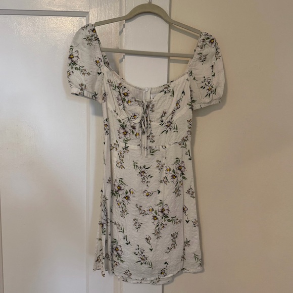 Princess Polly white floral dress with puffy sleeves - Picture 8 of 9